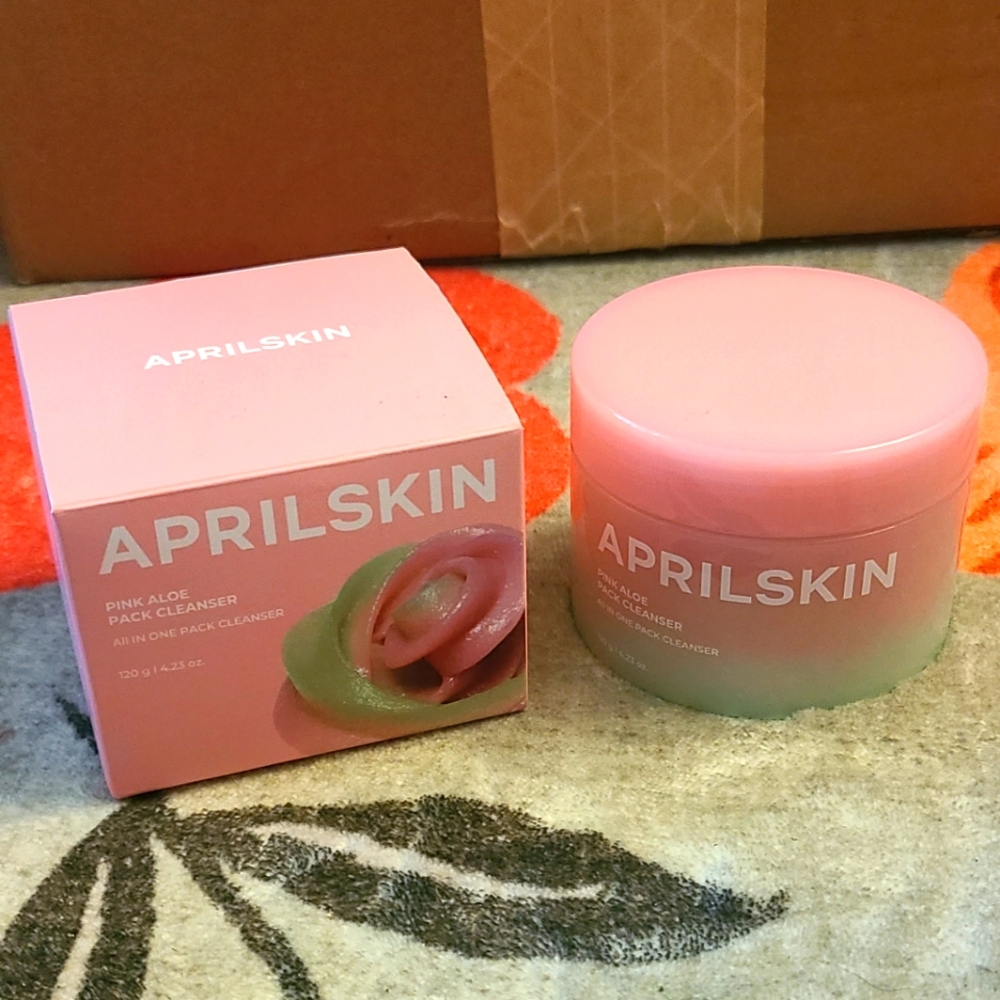 April SKIN Pink Aloe Pack Cleanser